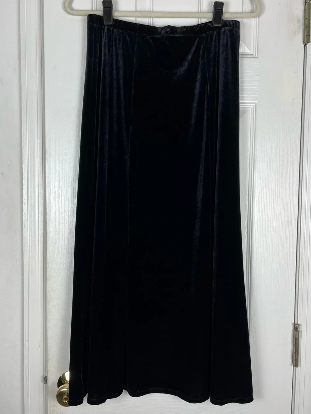 Notations Petite Black Velvet Maxi Skirt Sz PM Pull On Gothic Evening Romantic